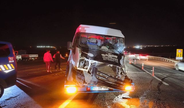 Minibüs ile arazöz çarpıştı, 8 yaralı