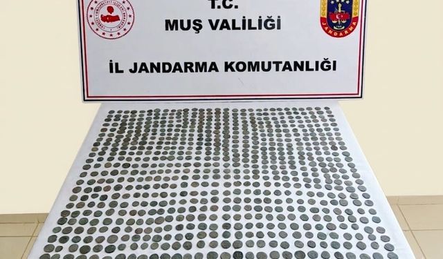 Bizans dönemine ait 749 adet tarihi sikke ele geçirildi