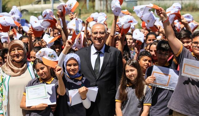 "Hayalimdeki Şapka" Projesi Silopi’de Minikleri Sevindirdi