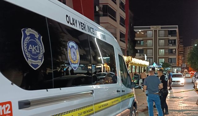 Silahlı saldırıda park halindeki araç kurşunlandı
