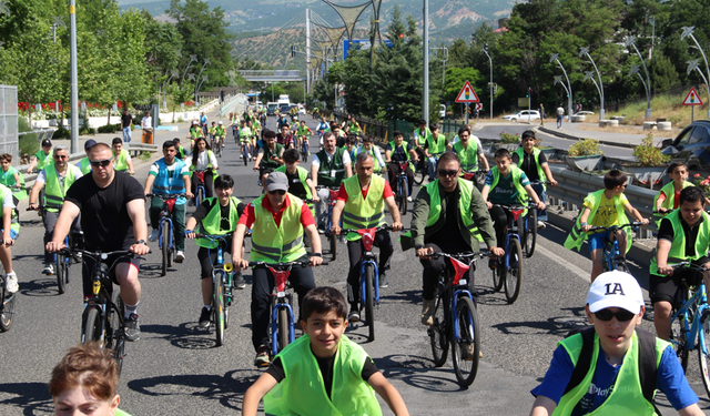 Onlarca kişi sağlıklı yaşam için pedal çevirdi