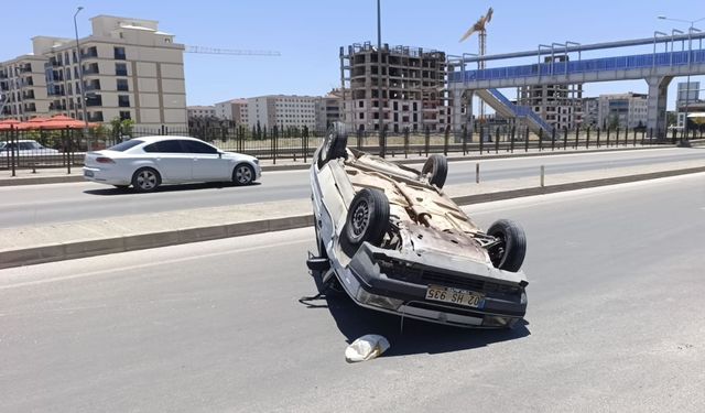 Takla atan otomobilin sürücüsü yaralandı