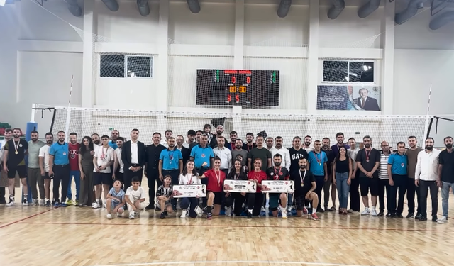 Cizre’de Voleybol Heyecanı Sona Erdi, Şampiyon Belli Oldu
