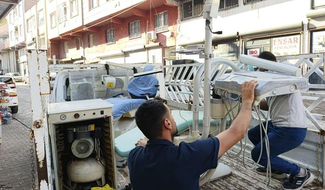 Ruhsatsız 2 diş merkezi mühürlendi