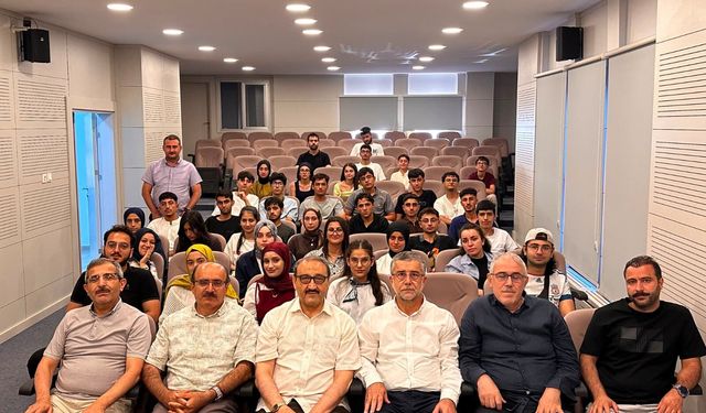 MUŞ VAKFI'ndan Başarılı Öğrencilere İstanbul Programı