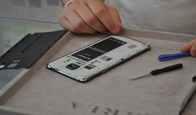 Sıcaklarda cep telefonunuzu uzun süre şarjda bırakmayın