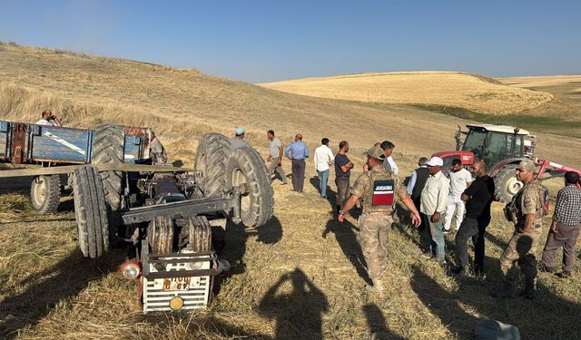 Takla atan traktörün sürücüsü hayatını kaybetti