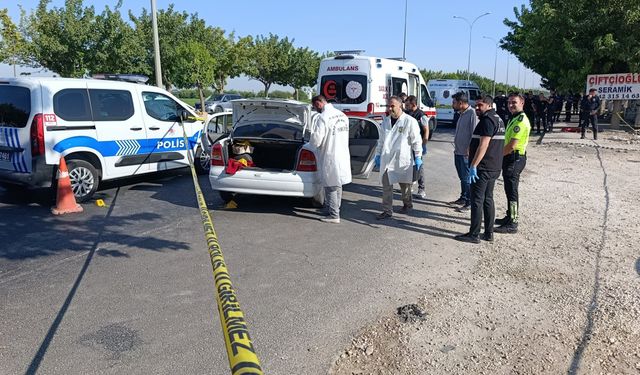 Otomobile silahlı saldırı: 1 ölü, 1 yaralı
