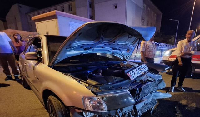 Batman'da otomobiller çarpıştı 2 yaralı