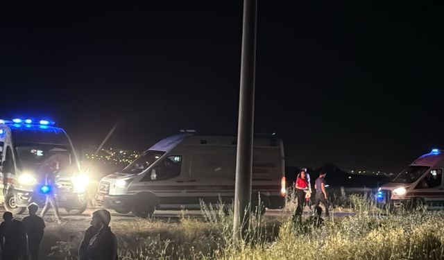 Hafif ticari kamyonet takla attı 4 yaralı