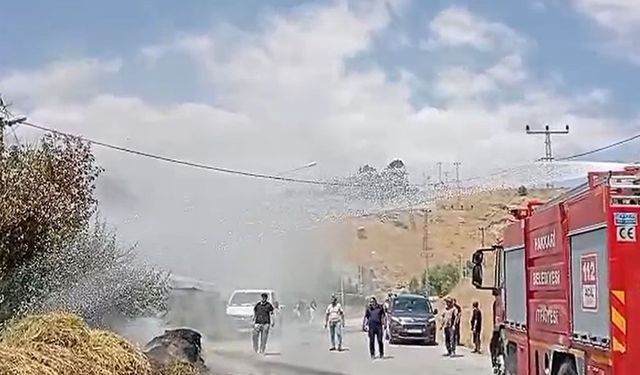 Saman balyaları alevlere teslim oldu