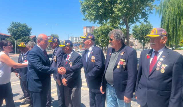KKTC Cumhurbaşkanı Ersin Tatar'dan Gazilere Anlamlı Ziyaret