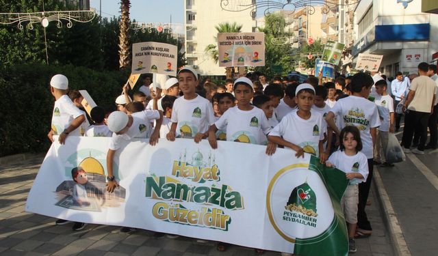 Cizre’de Çocuklardan “Hayat Namazla Güzeldir” Yürüyüşü