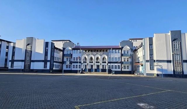 11 öğrenci zehirlenme şüphesiyle hastaneye kaldırıldı