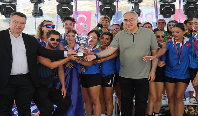 Rumkale'de Dragon Bot şampiyonları kupalarına kavuştu