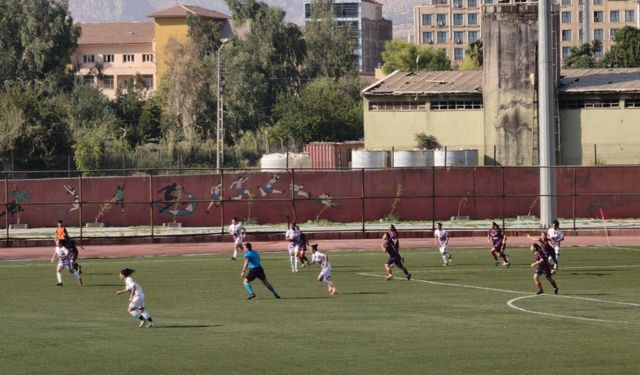 Silopi Spor FK-Gazikent Spor karşılaşması başladı