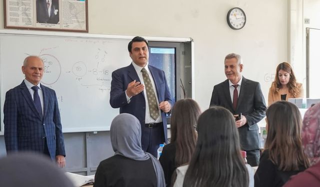 Üniversiteli öğrencilere 200 milyon TL destek