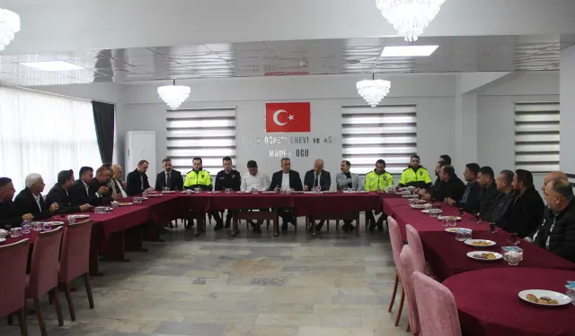 Emniyet Müdürü Sazak, Cizre’de Muhtarlarla Güvenlik Toplantısı Yaptı