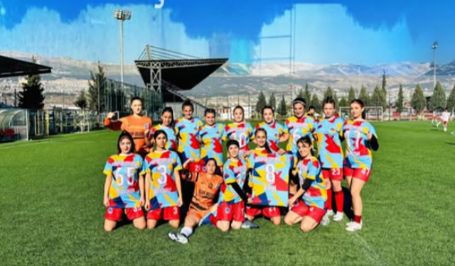 Silopi Belediyesi Kadın Futbol Takımı Sahasında 3-2 Mağlup Oldu
