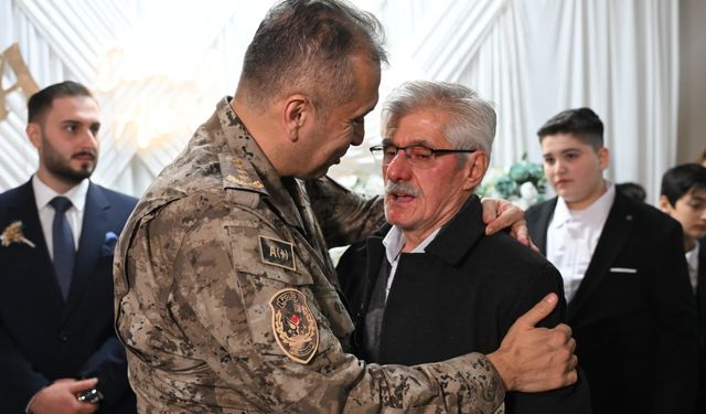 Emniyet Müdürü Sazak’tan Şehit Kızının Nişanında Duygusal Anlar