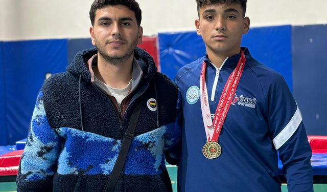 Şırnak’ta Bileğin Gücü "Enes Cengiz Çifte Şampiyonluğa Ulaştı"