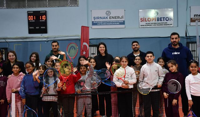 Raketin ustaları Şırnak’tan doğuyor '800 öğrenci tenisle buluştu'