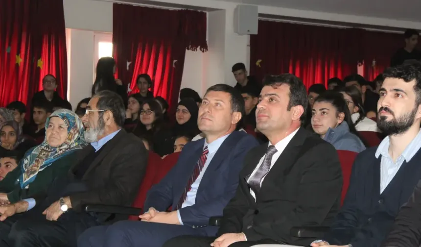 Cizre’de Geleceğin Liderleri, Değişimin Mimarıyla Buluştu