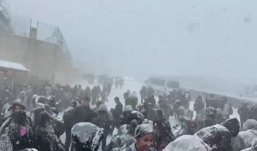 Şırnak’ta "Geç Gelen" Tatil Kararı Cizreli Yüzlerce Öğrenciyi Mahsur Bıraktı!