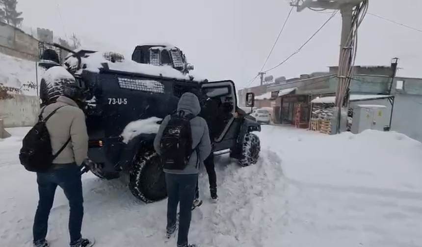 Yolda Kalanlara Emniyetten Zırhlı Destek