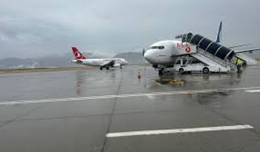 Uçak Seferleri İptal Edildi