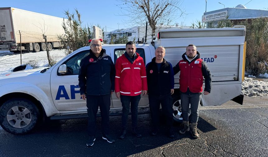 Cizre Kızılay’dan Kar Nedeniyle Yolda Kalan Tır Şoförlerine Sıcak Yardım