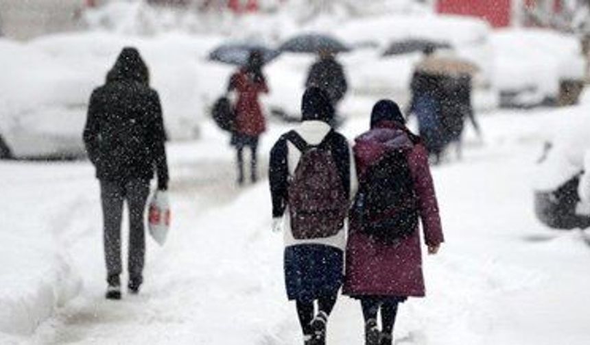 Şırnak’ta Eğitime Kar Engeli! Okullar Tatil!