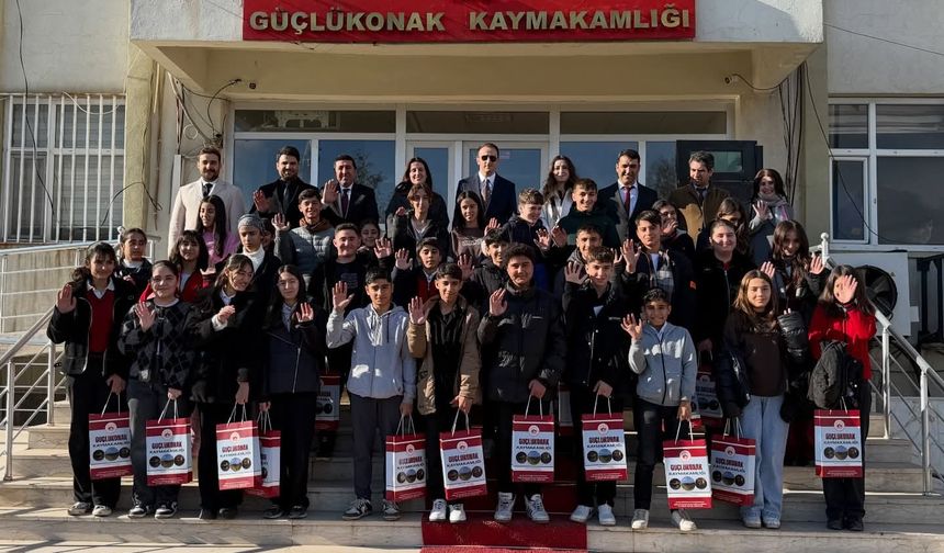 Başarılı Öğrencilere Kaymakamlıktan Anlamlı Destek