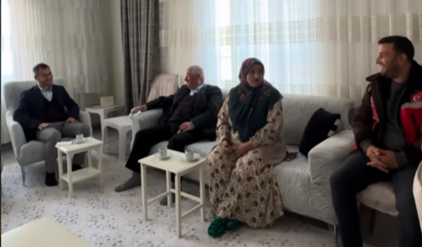 53 Yıllık Mutluluğun Sırrı Kahve Eşliğinde Paylaşıldı