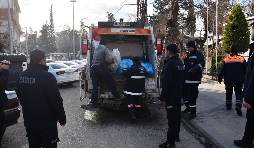 Belediye ekipleri 5 ton bozuk ürün imha edildi