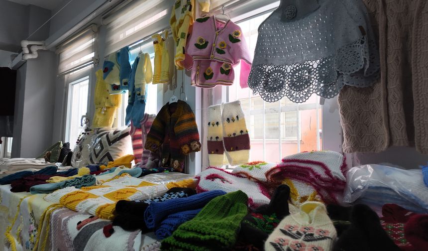 Şırnak'ta Kadınlar El Emeği Ürünlerini Sergiledi