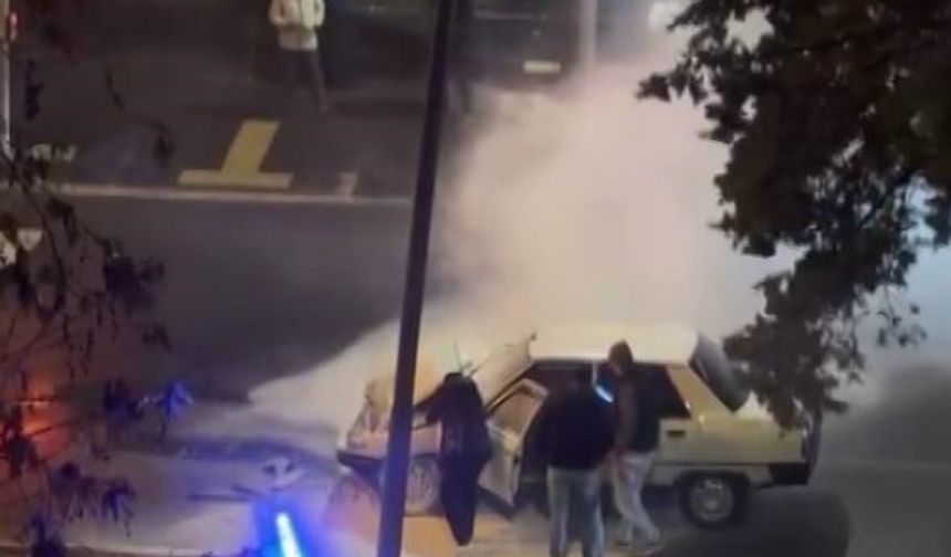 Kazaya karışan araçlardan biri alev aldı