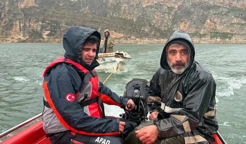 Ilısu baraj gölünde 2 kişi mahsur kaldı