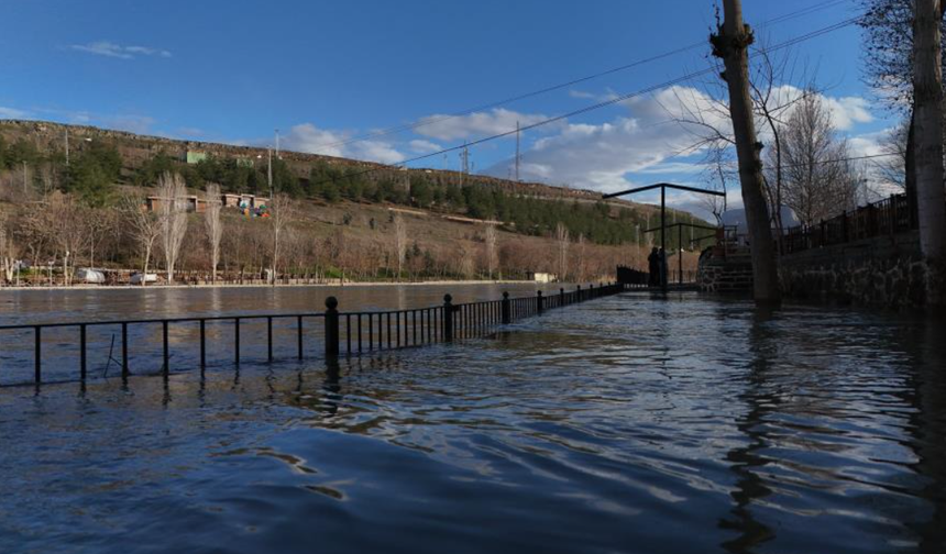 Dicle Nehri'nde Su Seviyesi Yükseldi, DSİ Uyarı Yaptı