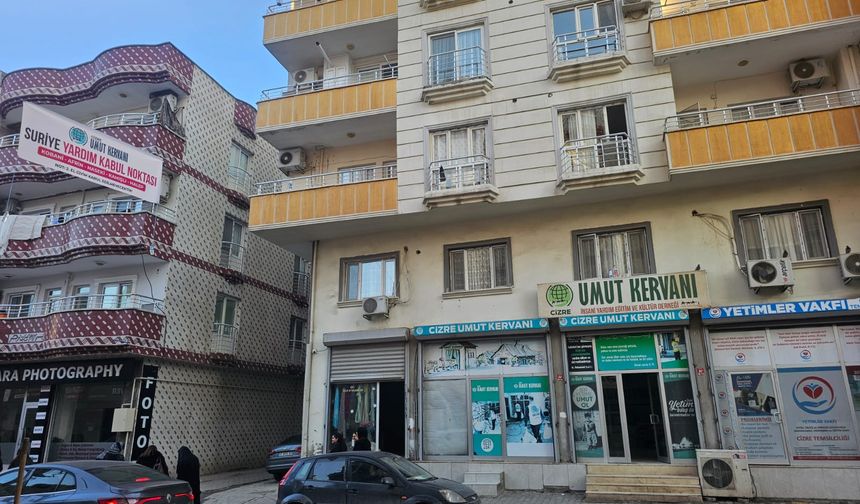 Umut Kervanı Cizre'de Suriye için yardım kabul noktası kurdu