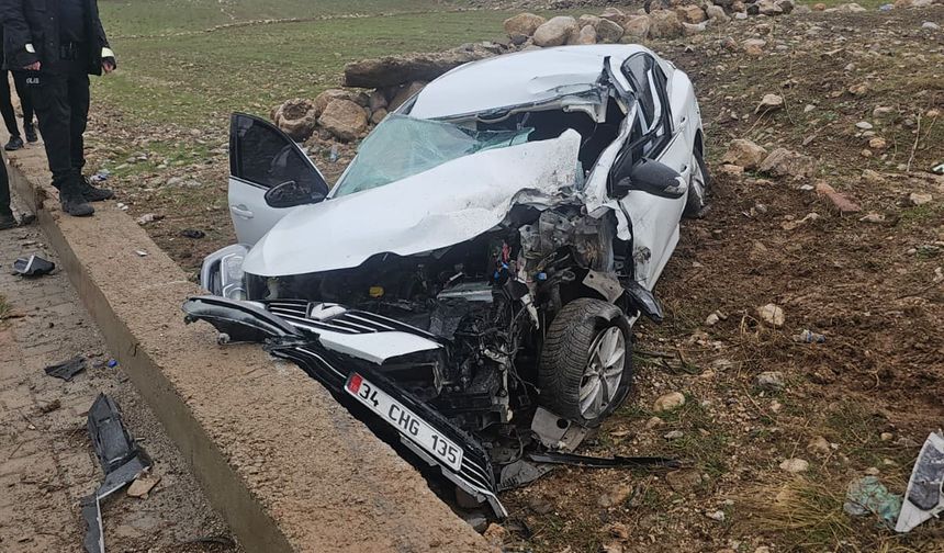 Cizre Yolunda Feci Kaza,Otomobil Şarampole Uçtu