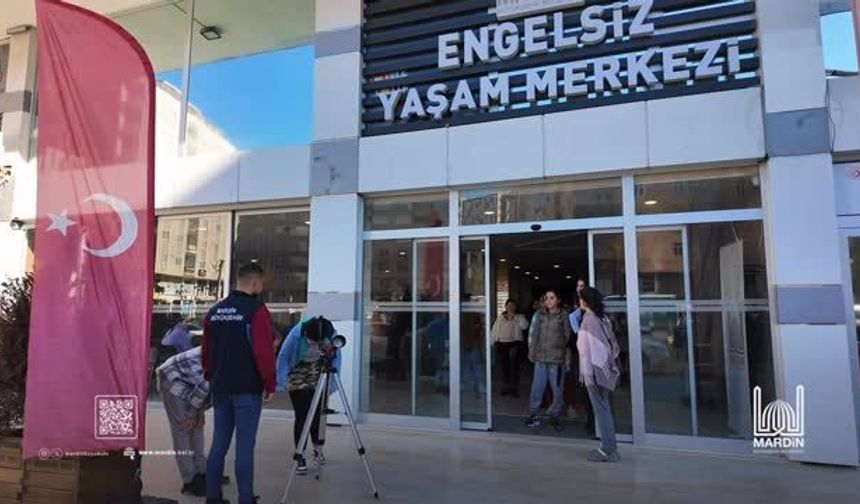 Özel gereksinimli bireyler planetaryumda uzay keşfi yaptı