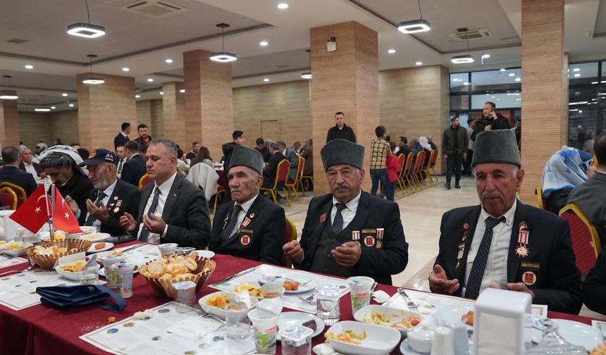 Vali Ekici, Şehit ve Gazi Aileleriyle İlk İftarda Buluştu