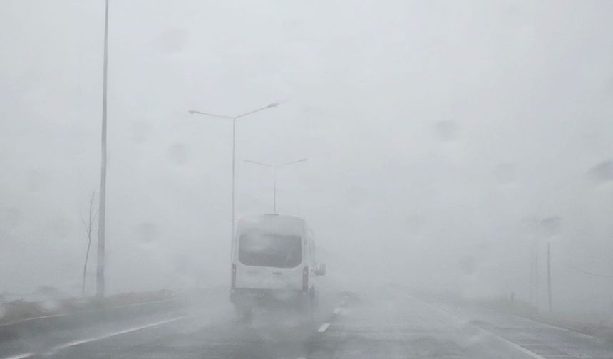 Sürücüler dikkat! Cizre-İdil yolunda göz gözü görmüyor