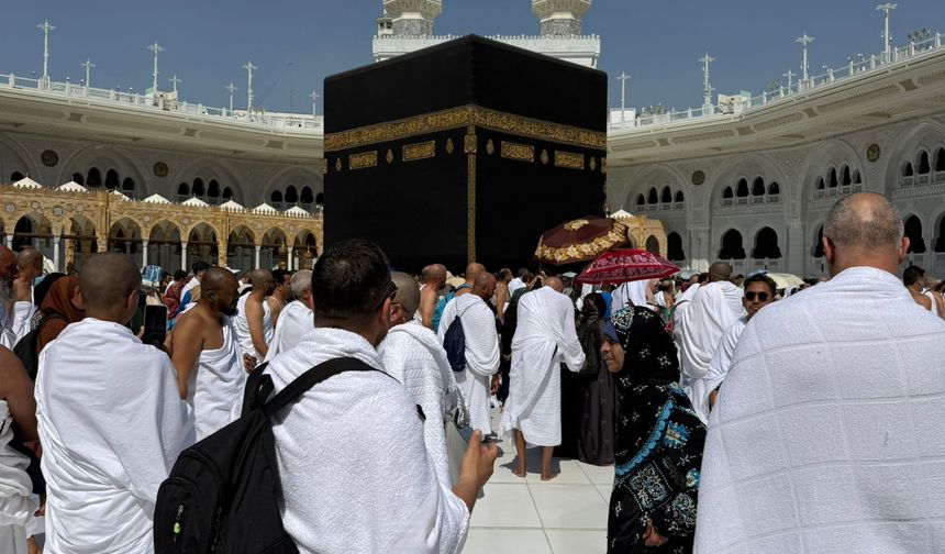 Umrede Renkler ve Diller Aynı Kıblede Buluştu