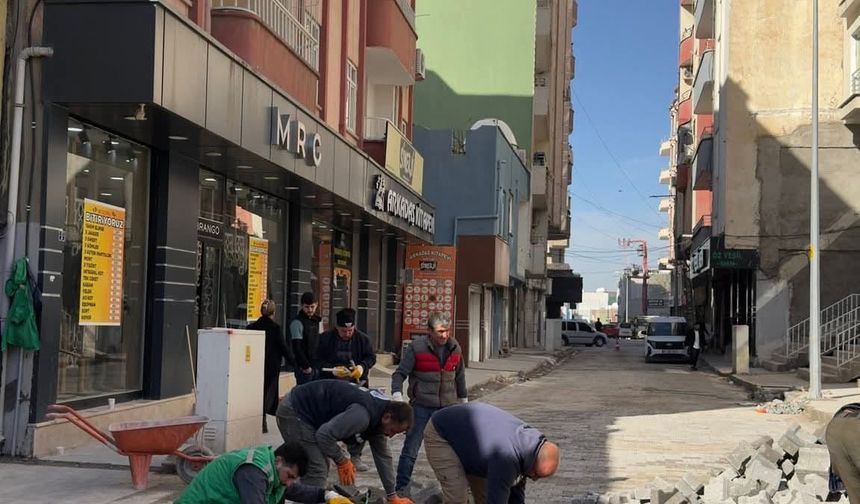 Silopi’de çamurlu sokaklara parke çözümü