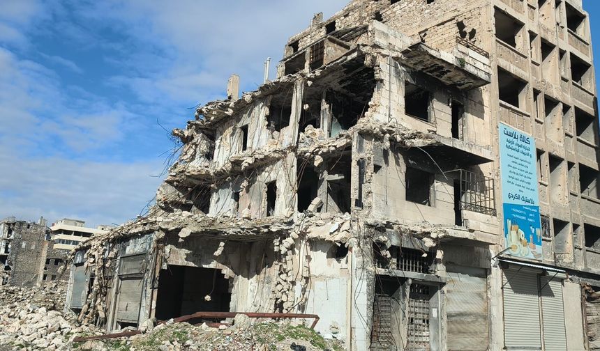 Savaş muhabiri Şırnaklı Gazeteci Suriye'de