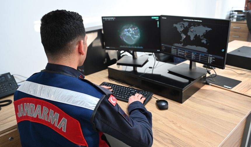 Siber dolandırıcılık operasyonunda 16 kişi tutuklandı