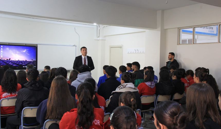 Cizre’de “YKS’de Son Viraj” Seminerleri Tamamlandı