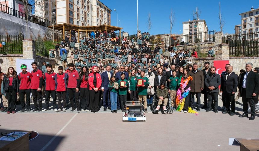Şırnak’ın İlk FRC Takımı Öğrencileri Bilimle Buluşturdu